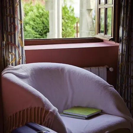Hotel La Casona De Güelitos 3*